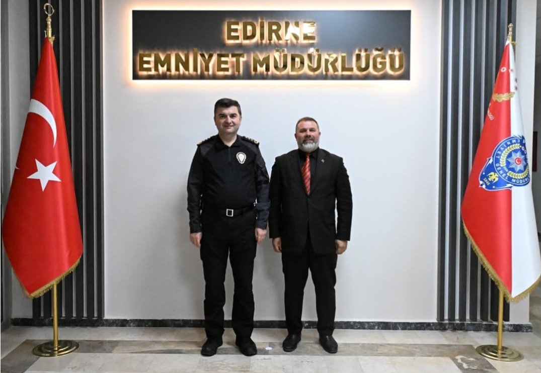 Edirne İl Emniyet müdürümüz Muhittin AYHAN Müdürümü Makamında ziyarette bulundum misafir perverliğinden dolayı teşekkür ediyorum.