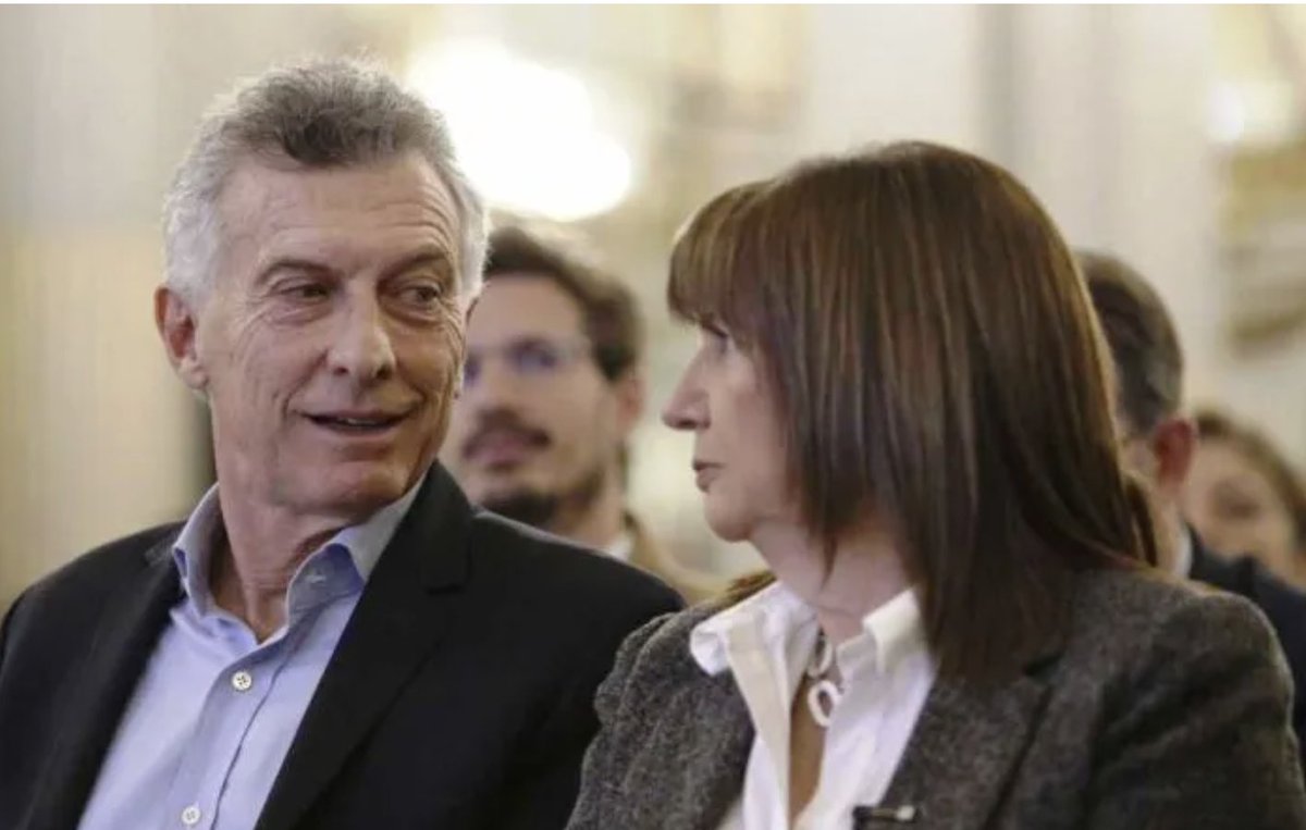 elradar__'s tweet photo. 🚨POLITICA ARGENTINA🚨

Patricia Bullrich apuntó contra las críticas de Mauricio Macri

(+) en El Rada: https://t.co/qNcf5M3Isy https://t.co/XVIBFPfwHE