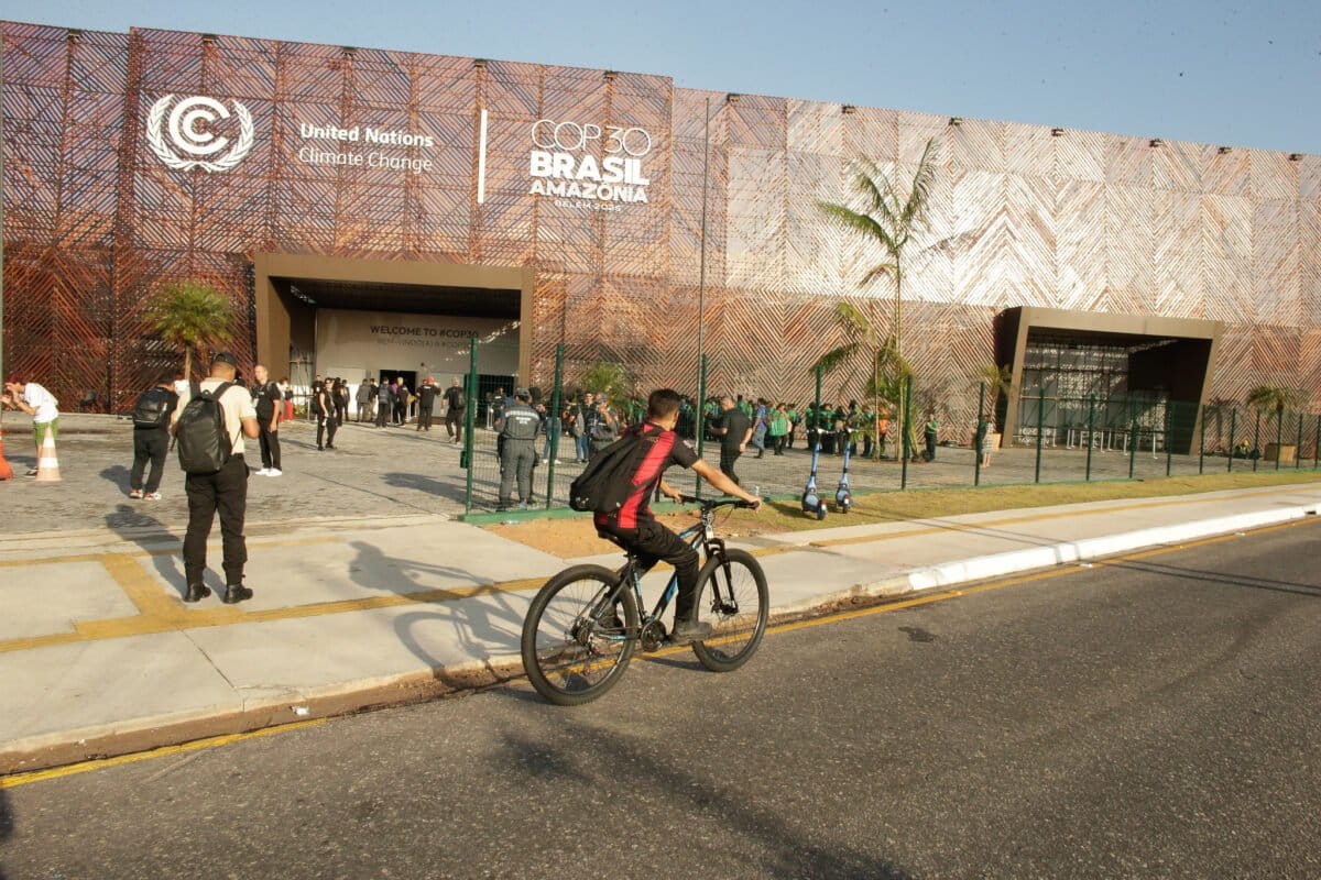 <a href="/ferminkoop/">Fermín Koop</a> <a href="/DialogueEarthES/">Dialogue Earth Español</a> Estaremos durante las dos semanas en Belém, Brasil, para reportar desde distintos ángulos.

Estén atentos/as a los despachos de <a href="/maxtropiero_/">Maximiliano Manzoni</a>, <a href="/ferminkoop/">Fermín Koop</a>, <a href="/TaisGadeaLara/">Tais Gadea Lara</a> y <a href="/periodistagonzo/">Gonzalo Ortuño López</a>.

También, a esta y las demás cuentas que tenemos en redes sociales.