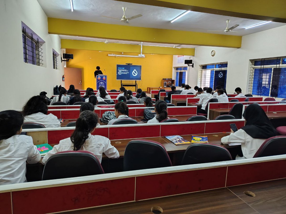 ashwin_dev0x's tweet image. Day 1 of the Build on Sui: Move 101 Workshop at SJCIT - Introducing developers to the Sui ecosystem and the fundamentals of Move from scratch.
Also onboarding people to the ongoing Walrus Haulout hackathon - walrus.xyz/haulout.
Thanks to @firstmoversxyz for the support.