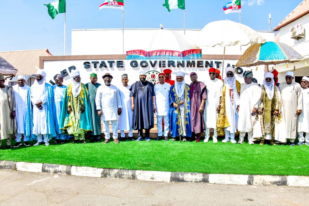 HonBago's tweet photo. Today, I received the delegation of the Progressive Governors' Forum (PGF) led by the Chairman, His Excellency, Senator Hope Uzodimma, on a solidarity visit to our state over the recent disasters that claimed many lives. https://t.co/KCZyvhNHUf