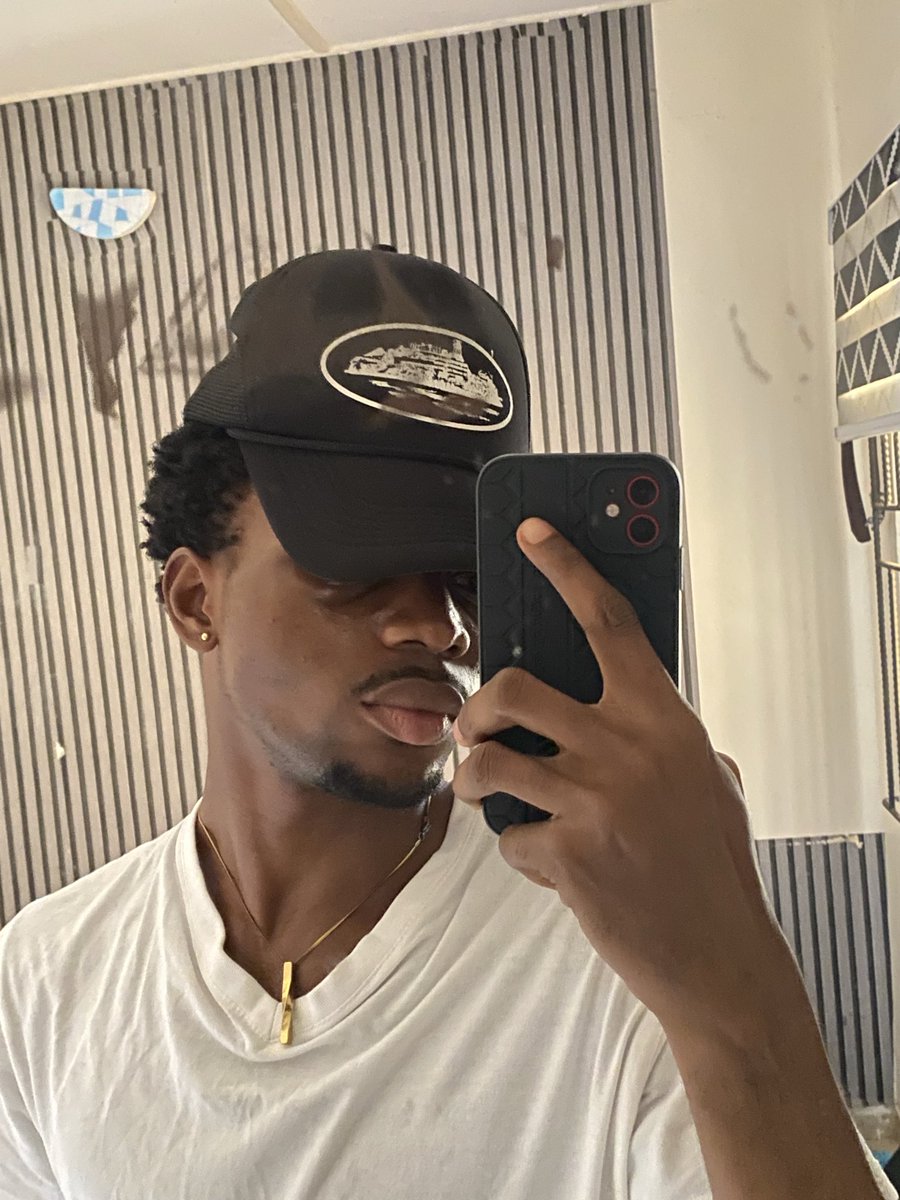 amydesignx's tweet image. I used to rush every project — chasing quick results and comparing myself to others.

Then I realized this space isn’t a get-rich-quick game, it’s a get-better-slowly journey.

Value attracts.
Consistency compounds. 💭

#EmailDesign #GrowthMindset