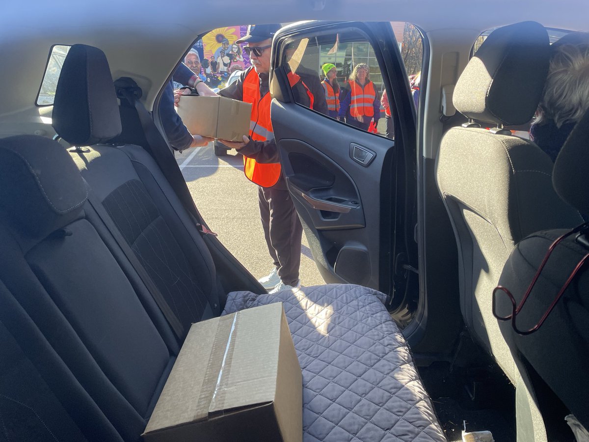 realmannynation's tweet photo. AACO Food Bank handing out food boxes to the citizens of Maryland, who are affected by the government shut down and Those who’s SNAP BENEFITS are Delayed @ WMAR2News has the details https://t.co/DiDGBkC72M