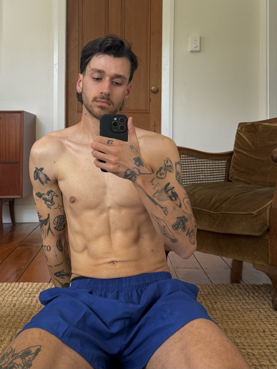 lachywc's tweet image. Blueboy