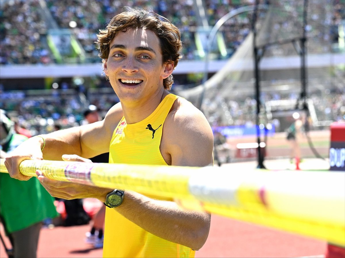 TrackFieldImage's tweet image. HBD Mondo 🐐.
WR, Oly Champ, World Champ . 👽
.
.
.
.
#mondoduplantis #polevault #👽 #trackanfield #athletics #vaulter #preclassic #jeffcohenphoto @mondo_duplantis instagr.am/p/DQ43JHQEp0_/