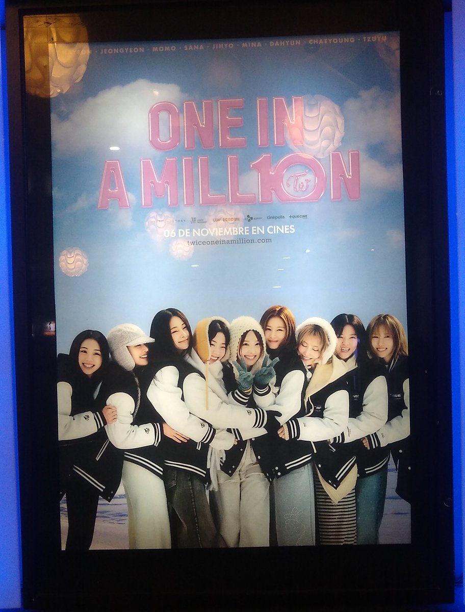 jyotwc's tweet image. ver el documental de twice en cines fue una experiencia tan increíble 🥹💗