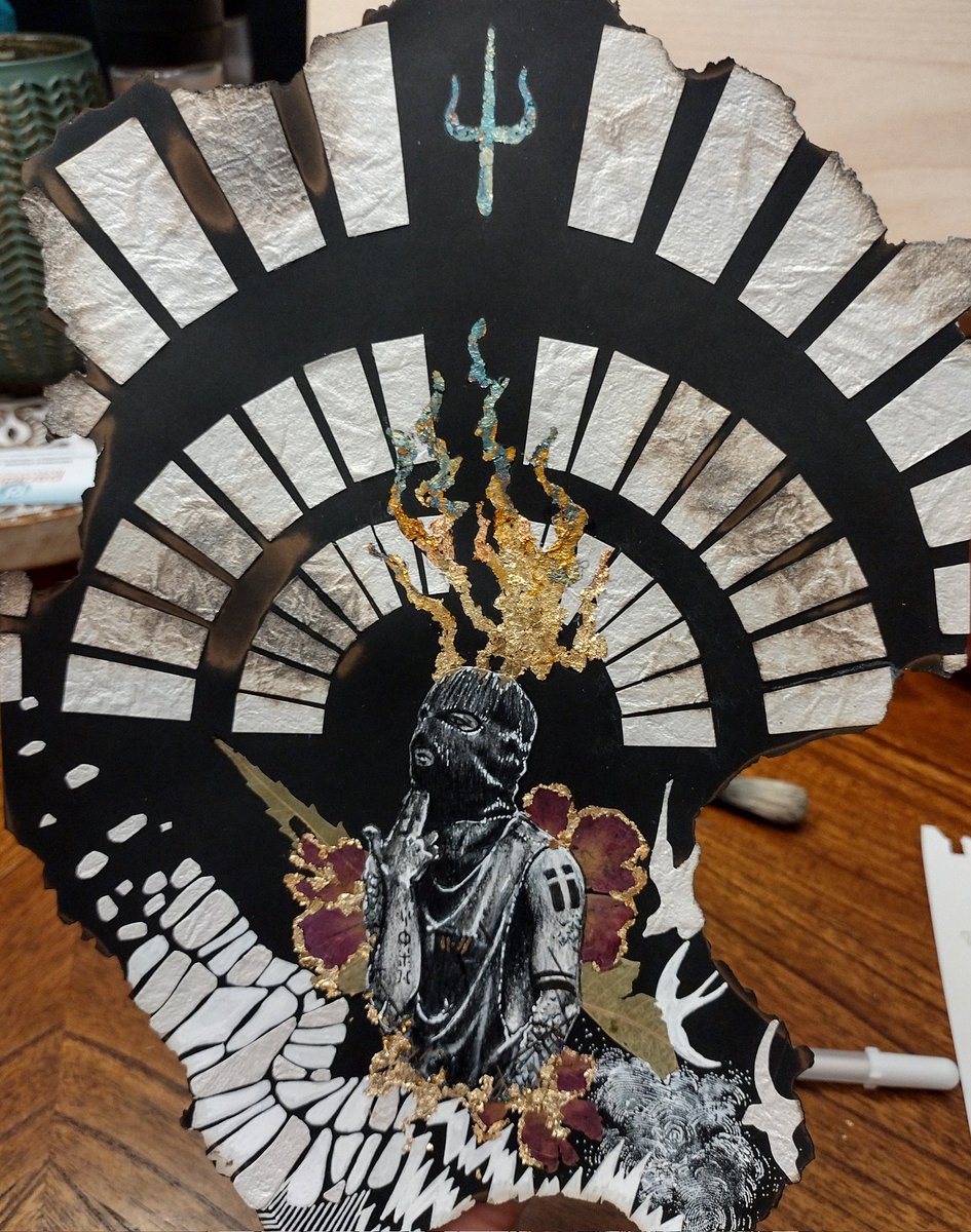 bandedbanditos's tweet image. So these are pretty cool. Burning each one a little differently. As close to the original as I can reasonably get it to you.

Destroy it if I want...  #cliqueart #twentyonepilots @twentyonepilots