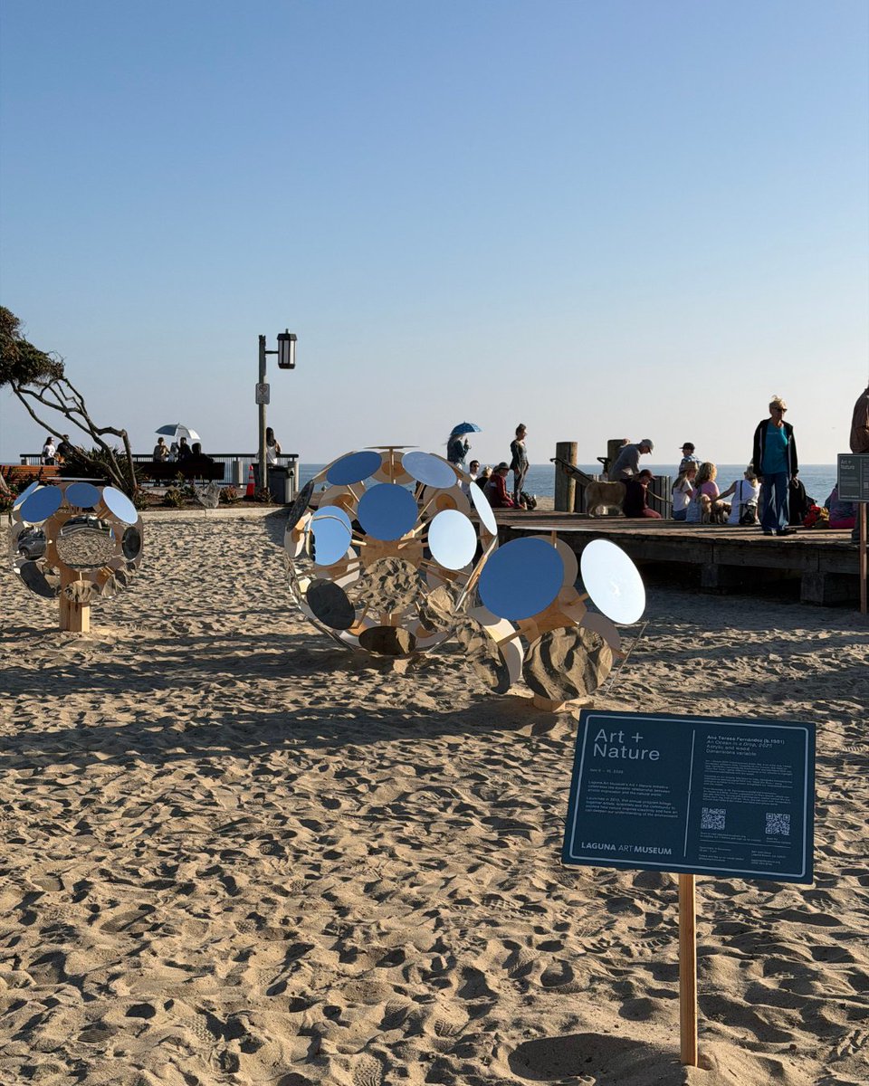 Art came to life at Laguna Art Museum during two unforgettable evenings featuring the Upcycled Couture: Restoring the Future fashion show and the immersive SOS performance and art installation by Laguna Dance Theatre. Take a look at both through our PR team’s lens. 🌟