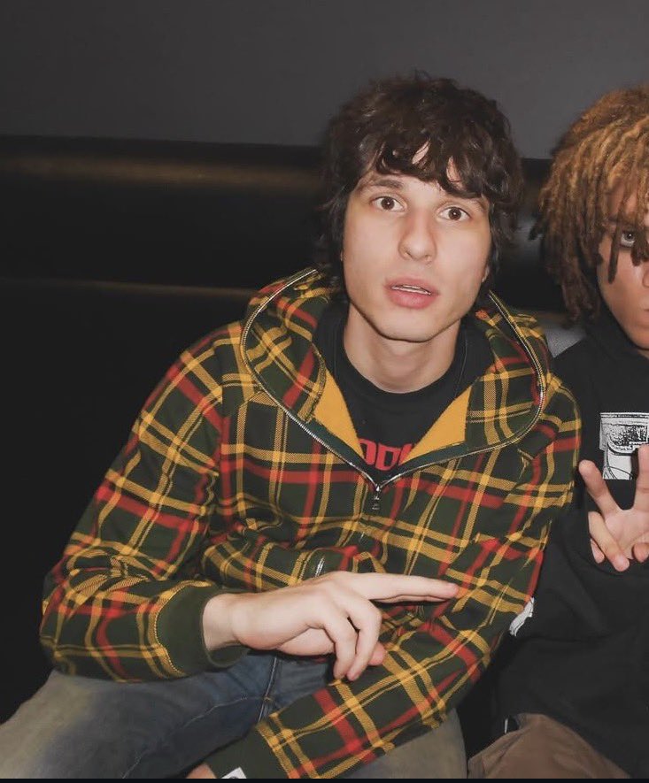 littledebiri's tweet image. HELLO.