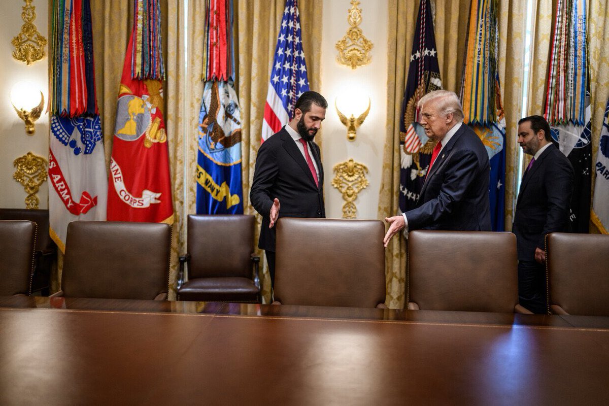 الرئيس ترمب ينشر صور لقائه مع الرئيس الشرع على منصته ، تروث Ttuth Social
تقبل التعازي في جبل باشان و روج آفا.