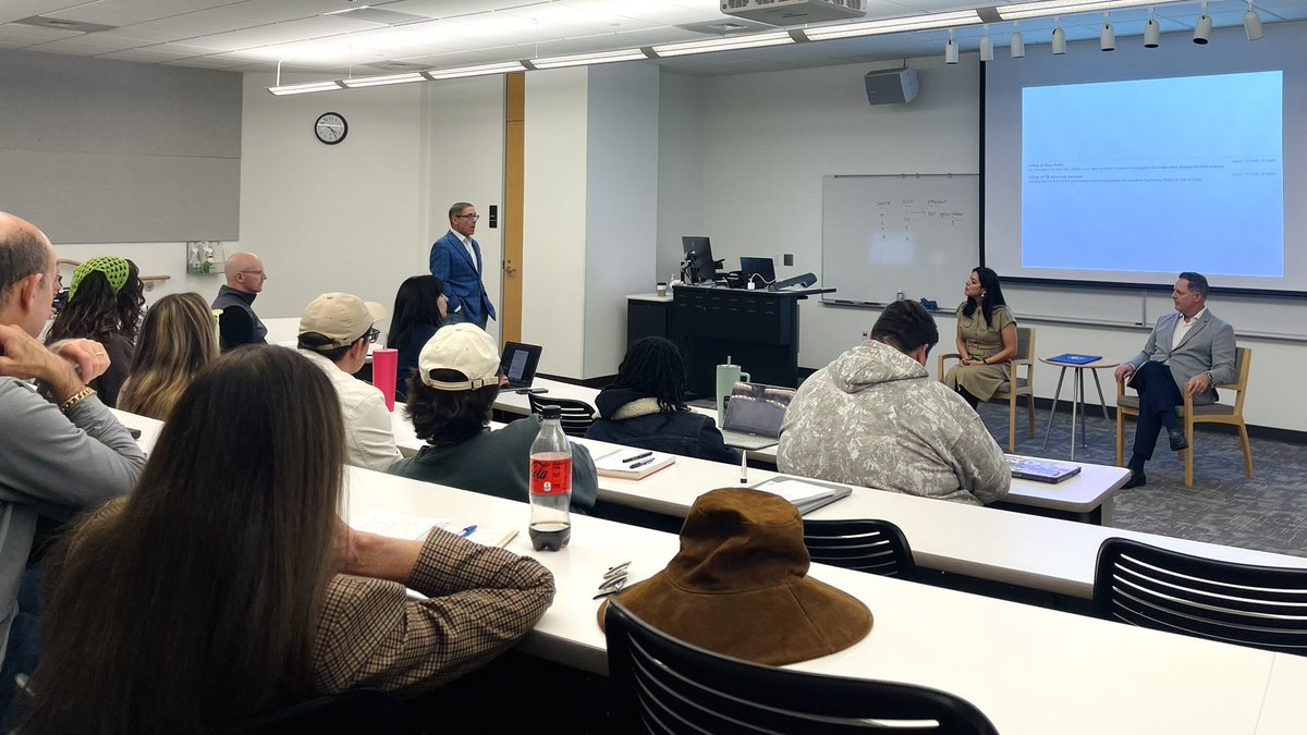 RafaelAnchia's tweet photo. Meaningful discussion on immigration with Evan Smith's class at @TheLBJSchool today. #LaBoo and I shared ideas and experiences and heard thoughtful perspectives from students.
TY for this special invitation, @evanasmith.
#TxLege https://t.co/3yTW6t9fCf