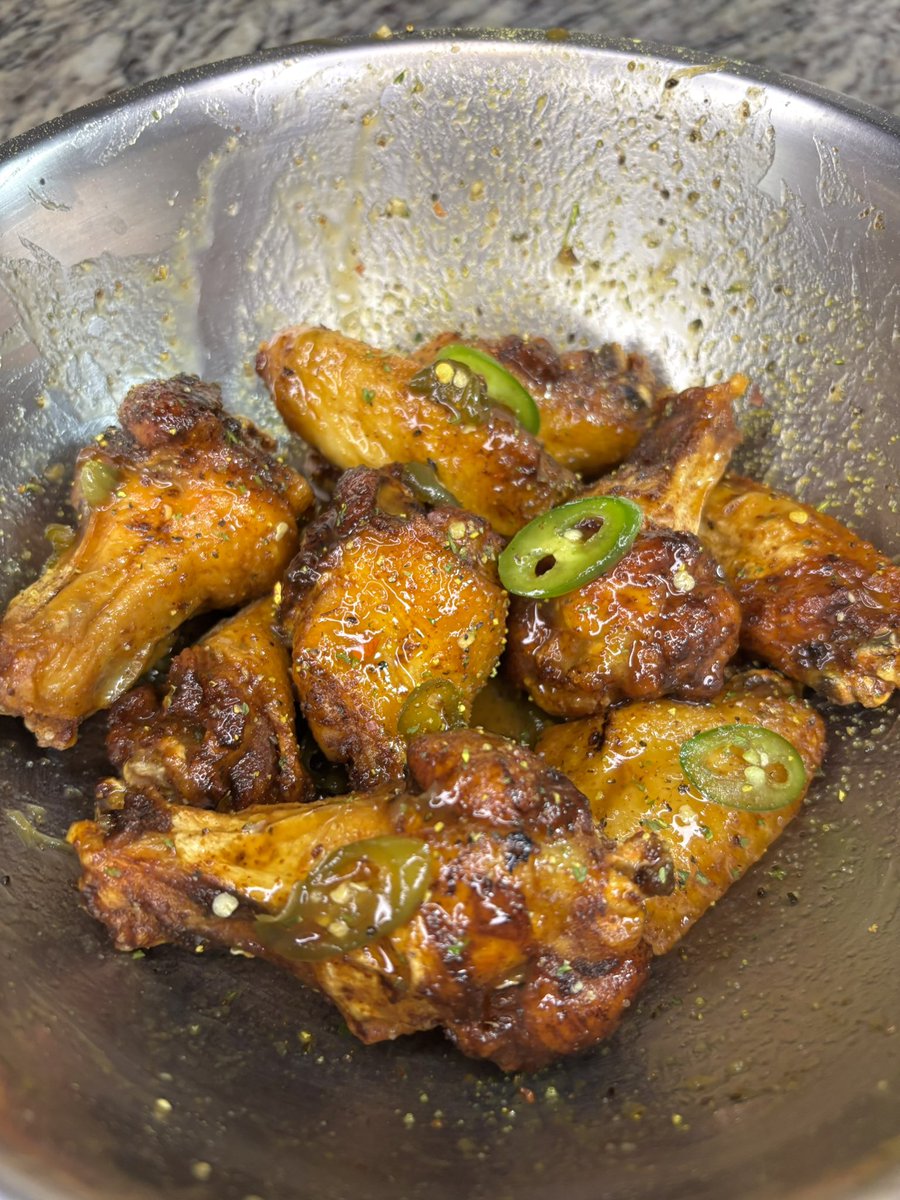 BriLee_____'s tweet image. Serrano pineapple pepper wings