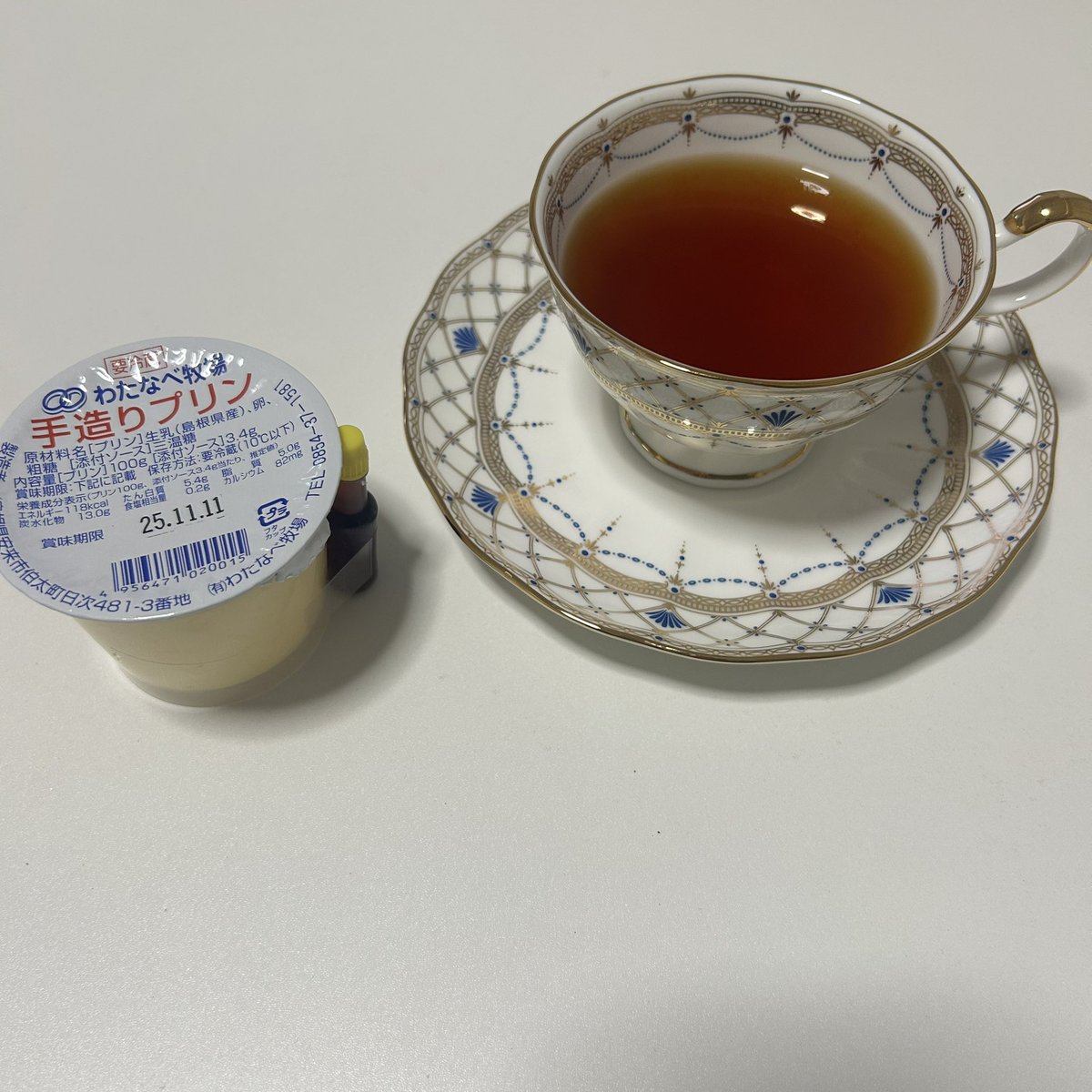 ss_spode's tweet photo. 今朝の一杯
🫖ジョージステュワートティー オレンジブロッサム
🍮わたなべ牧場 手造りプリン

今年はもう寒くなる一方みたいですね
徐々にクリスマスムードになっていく街並みに気分が上がっています🥰
 #茶好連 #木漏れ日のお茶会 https://t.co/QuRfsbmI2R