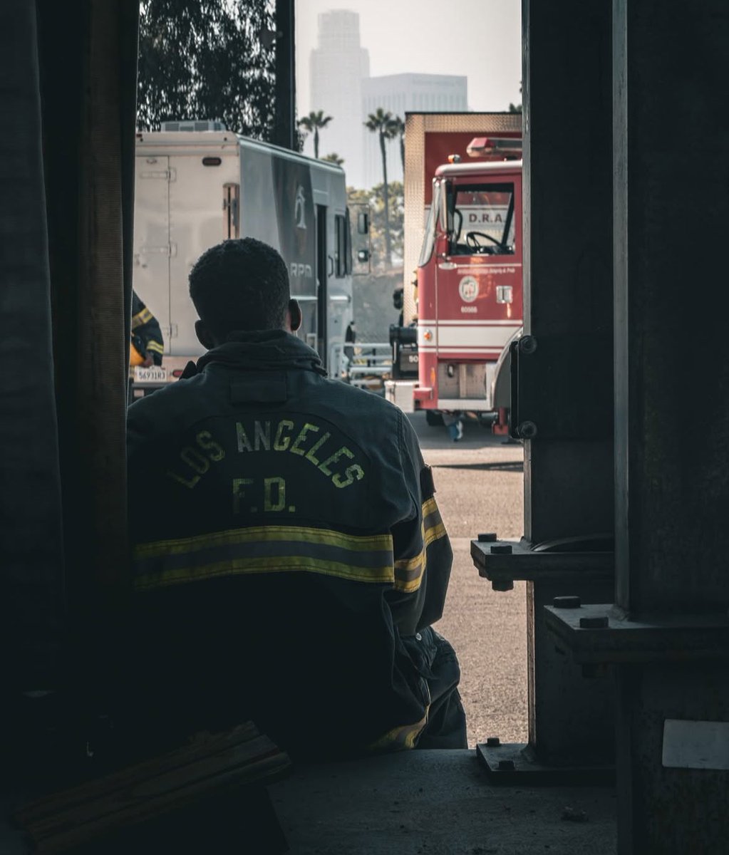 Membro da equipe de #911onABC via Instagram ❤️‍🔥