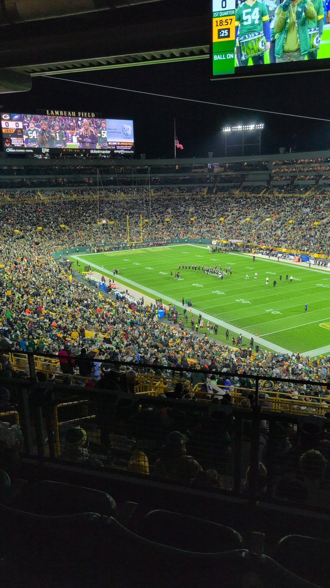 pizzapiz's tweet photo. Monday night football live at Lambeau. Eagles and Packers. Another one off the sports bucket list. https://t.co/gZ2f6f3nv9