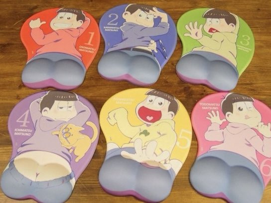 [오프라인 입고] 

오소마츠상 무니무니 마우스패드
이치마츠 ver.이 입고되었습니다