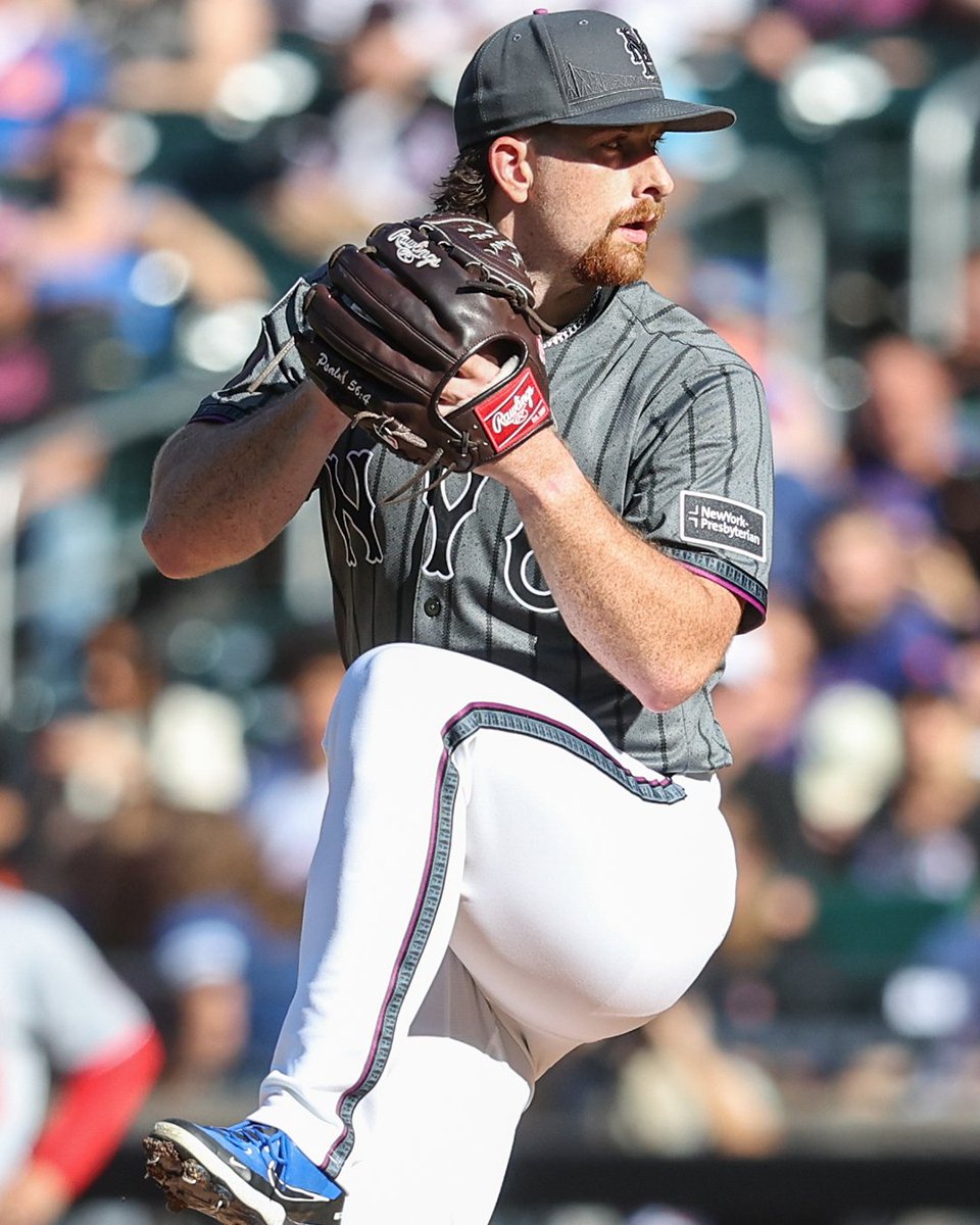 Nolan McLean received two fifth place votes in 2025 National League Rookie of the Year voting