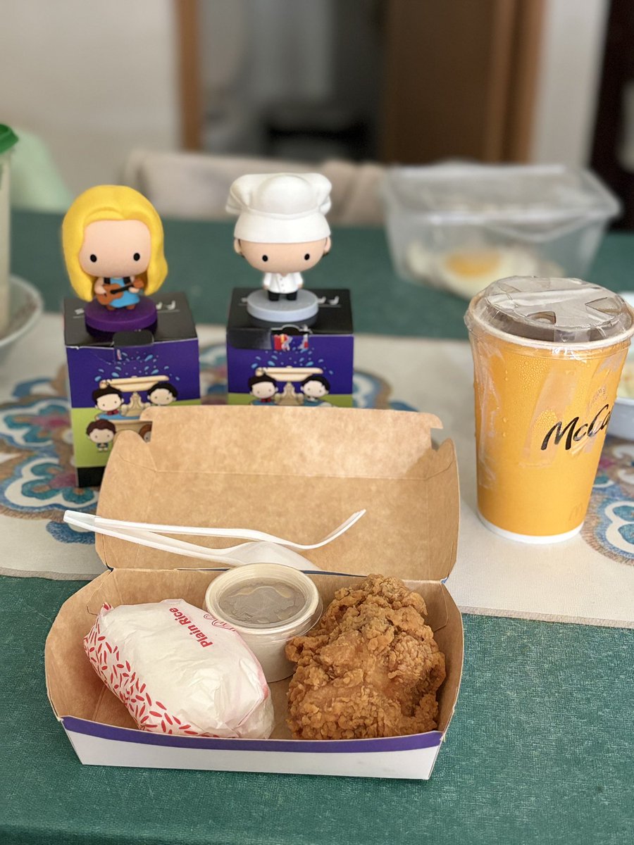 atomicsushi's tweet image. Simula na ng sleep regression ni LO. Ang lala ng stress levels ko bumili ako ng happy meal para sa inner child ko sorry naman 😭 sobrang love ko talaga si Phoebe &amp;amp; Monica! #firsttimemom #sleepregression