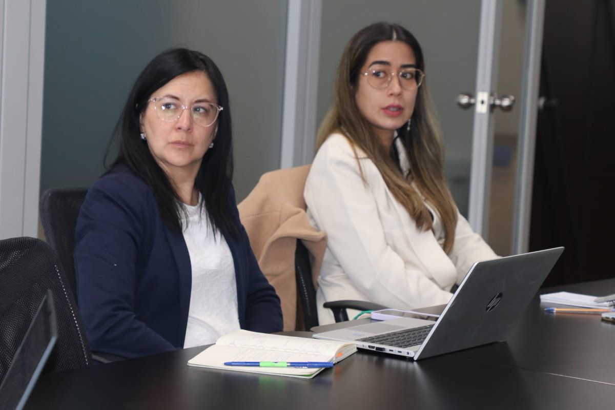 IEPS_Ec's tweet image. 📍#Quito | La coordinadora técnica Ángeles Zambrano y el equipo del #IEPS mantuvieron una reunión de trabajo con delegados del @BancoMundial, @FinanzasEc y @Educacion_Ec para revisar los avances del proyecto #PROFECPIAM y definir su hoja de ruta hacia 2026. 💪🇪🇨

#SomosEPS