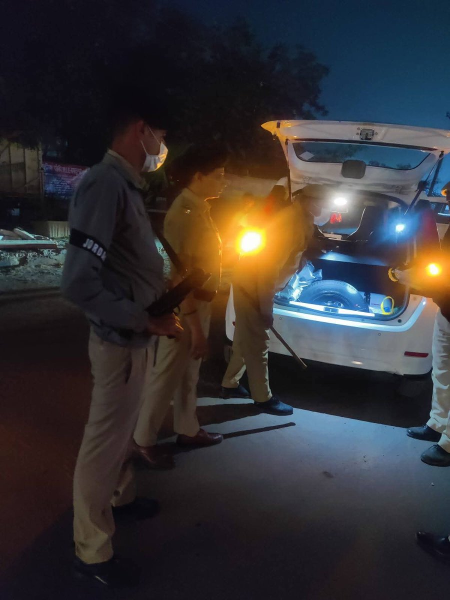 बोल नही सकते तो लिखो ,लिख भी नही सकते तो शेयर करो - 
देश के गद्दारों को , गोली मारो सालों को 😡😡😡
#delhiterrorattack 
#delhiredfortattack 
जो जो इसमे शामिल है उनके पिछवाड़े में इतनी गोली मारो की पिछवाड़े से होता हुआ खोपड़ी से आसमान दिखे क्लियर <a href="/AayushKarad/">Aayush</a> <a href="/narendramodi/">Narendra Modi</a>