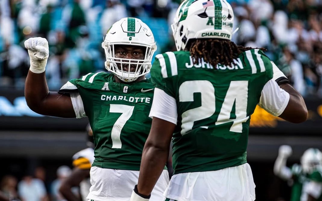 Blessed to receive a offer from <a href="/CharlotteFTBL/">Charlotte Football</a> <a href="/PaigeAnders/">Paige Anders</a> <a href="/CoachUpshaw/">Cordell Upshaw</a> <a href="/AllenTrieu/">Allen Trieu</a> <a href="/JUCOFFrenzy/">JUCO Football Frenzy</a>