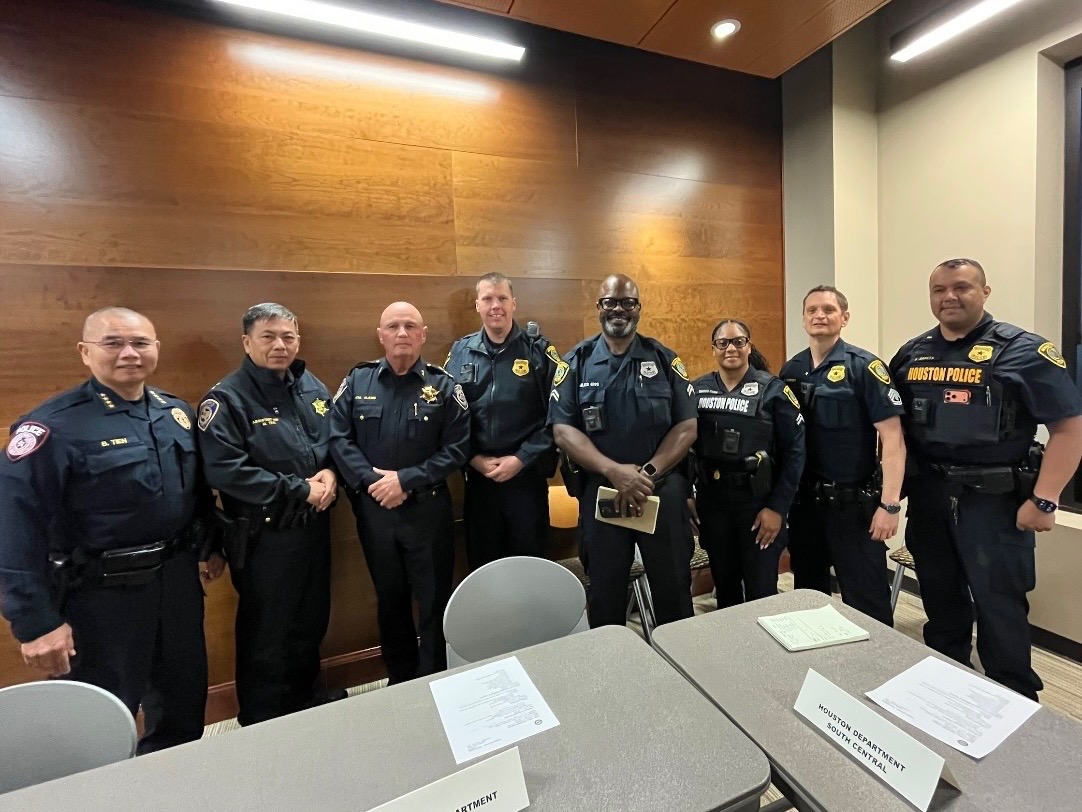 TwilaForHouston's tweet image. The At-Large 3 Team represented me at the Second Ward/Denver Harbor Public Safety Roundtable, hosted by Council Member Mario Castillo of District H. Residents and local leaders came together to discuss community safety and share feedback, with key updates from Chief Larry…
