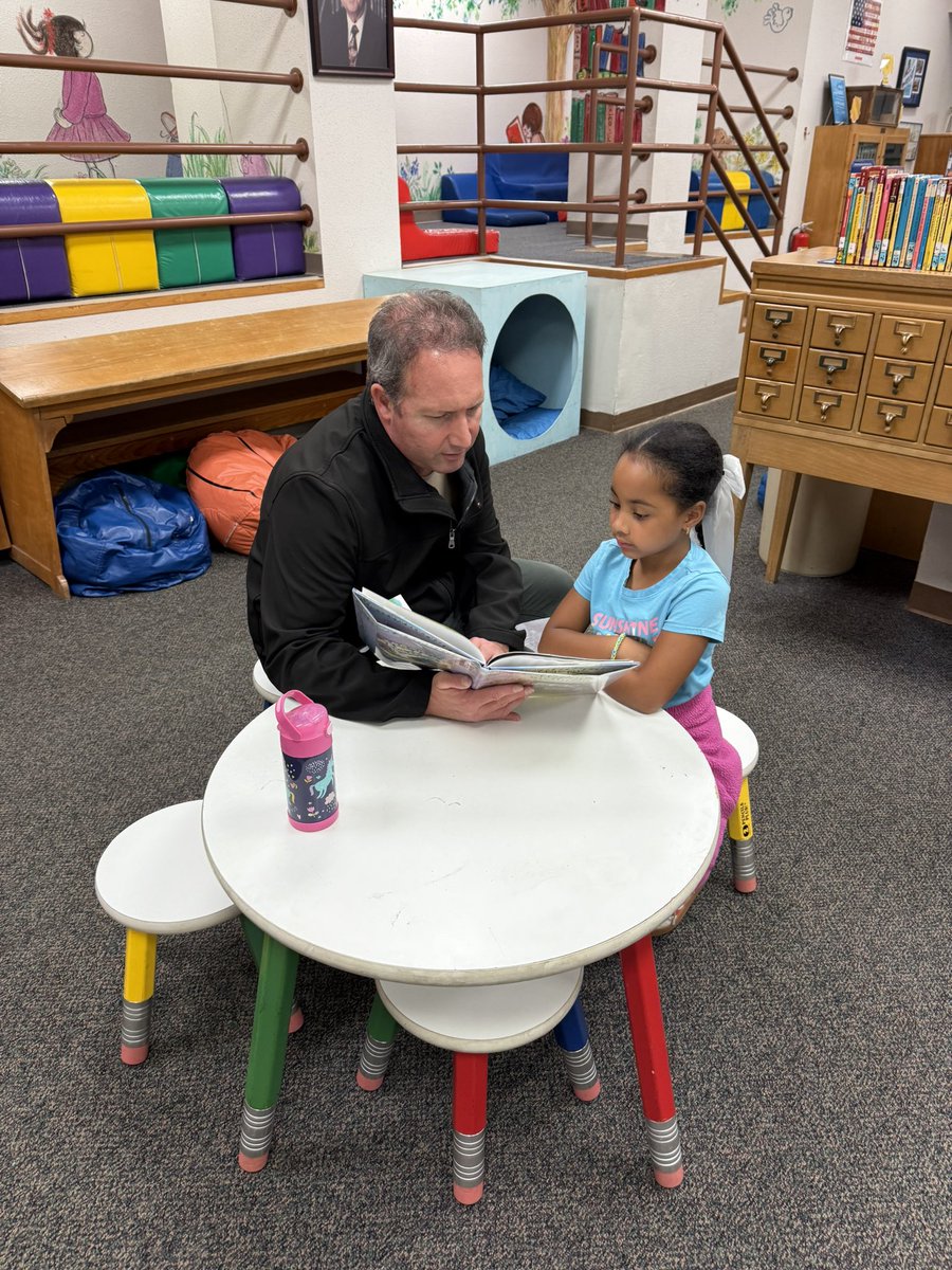 LibraryAHCES's tweet image. Library Night for 1st grade was a total success! Thank you AHmazing 5th grade Library Leaders: Marilou, Kelly, &amp;amp; Grace for tonight’s help🫶🏼💙💛! CE families,  tomorrow night is for our 2nd-5th grade students- don’t miss out on the fun🤪💛💙.