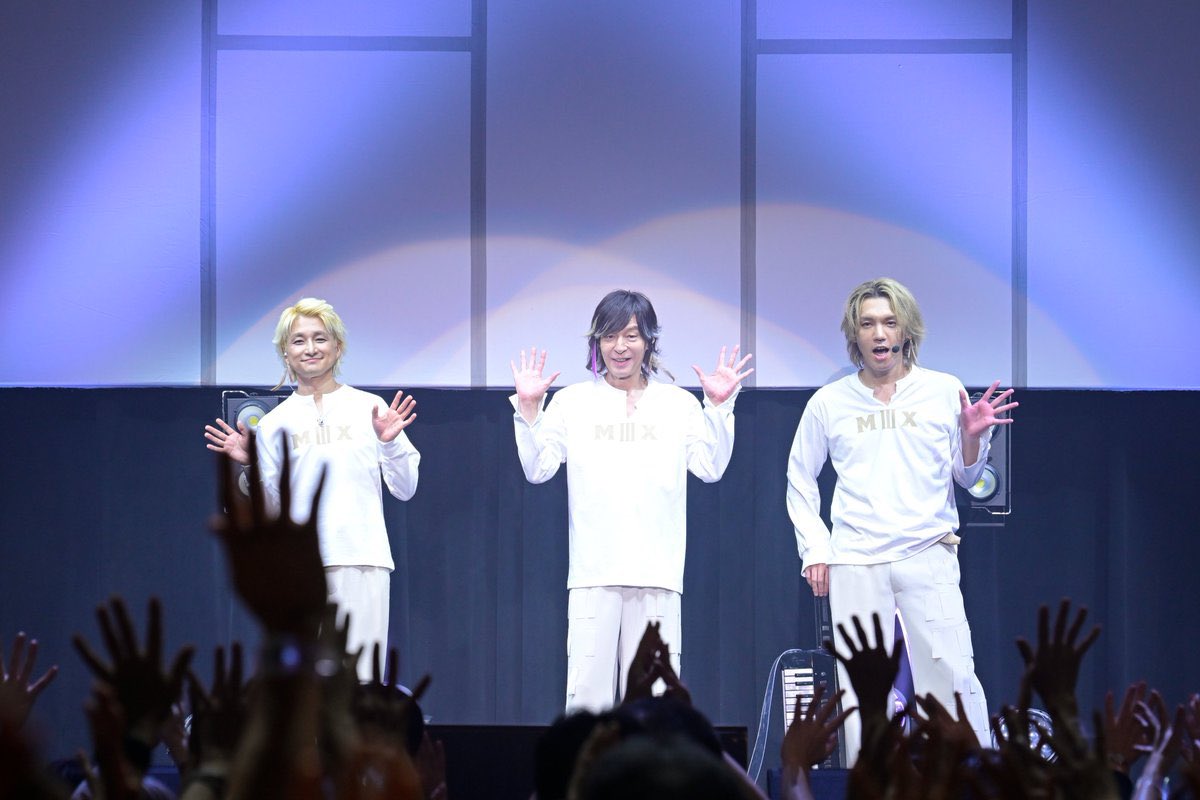 NAOTO_poper's tweet image. U_mix ツアー終了しました。
3回目になり、音楽の役割分担や意思疎通が
スムースになり、迷いが少なくなってきましたね。
色々経験する事があり、これからに活かせていきます。
何よりも楽しかったぞー！
#umix #宇都宮隆 #nishiken