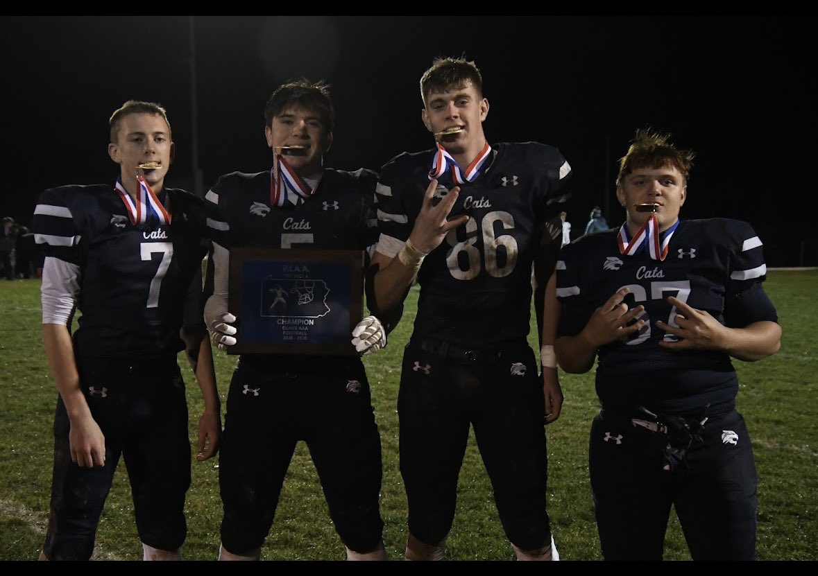 MoserLandon5's tweet photo. District Champs🥇
35-12 https://t.co/2ZcCSqhNL9