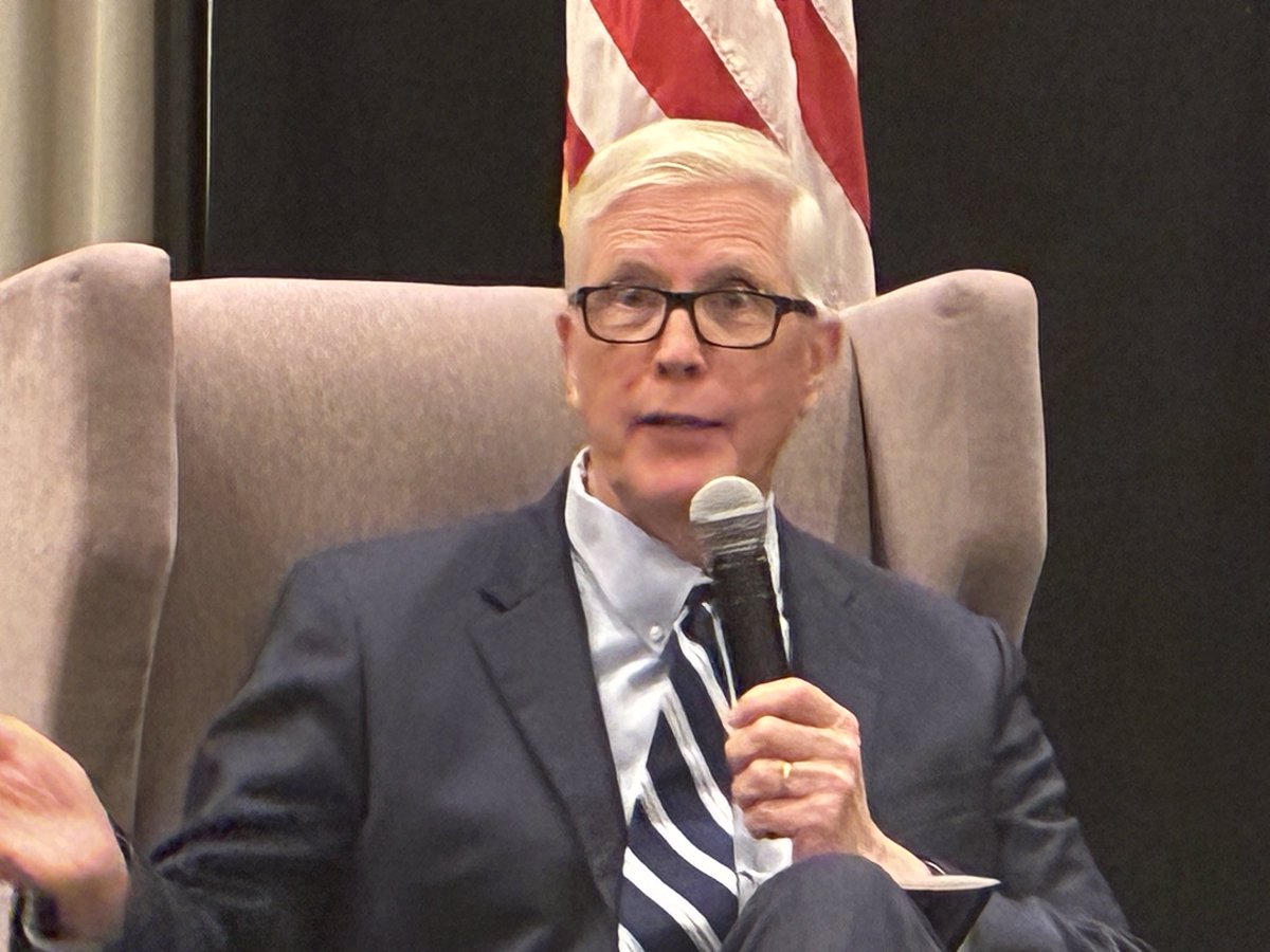 grantbosse's tweet image. @DrewHampshire and @hughhewitt discuss the politics of New Hampshire and the future of free markets at the 2025 Libertas Dinner for the Josiah Bartlett Center for Public Policy @JBartlett_NH #NHpolitics