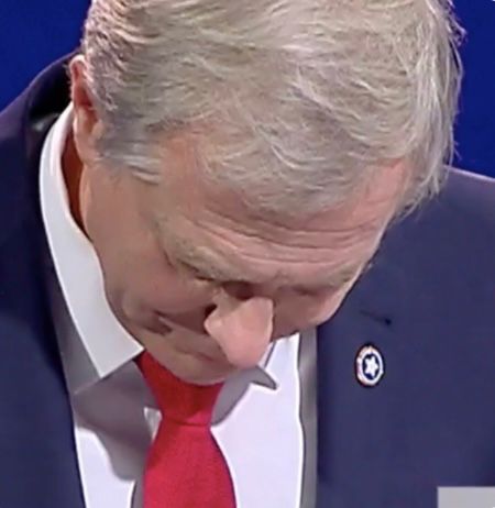 🔴SIN EDITAR DEL #DebateAnatel2025
Nos llega esta fotografía de <a href="/joseantoniokast/">José Antonio Kast Rist 🖐️🇨🇱</a> en comerciales pillados en sus mentiras.

#DebateAnatel2025 Mónica Pérez Julia Vial #Jara #Kaiser #Kast #Matthei