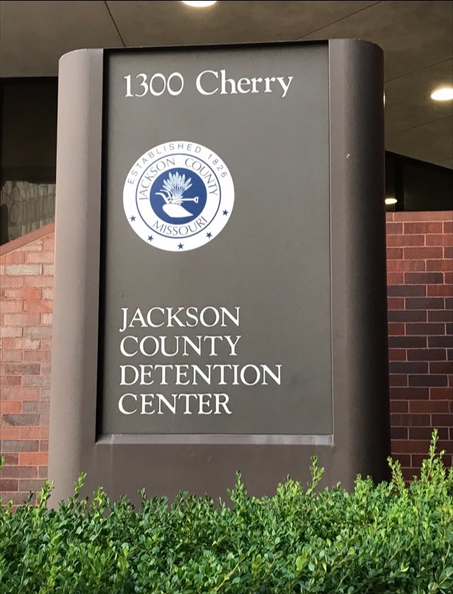sheriffforte's tweet photo. A Passionate, Resilient and Respected Leader

Director Knapp is responsible for overseeing all aspects of operations of the Jackson County Detention Center. 

Our community is fortunate to have such an esteemed leader in this role. @JacksonCountyMO @KansasCity @CityOfIndepMO https://t.co/G4lenjSada