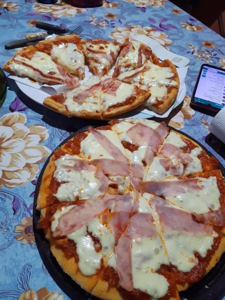 la vida me pide mucho y yo solo quiero juntarme a comer unas pizzas caseras con fernet