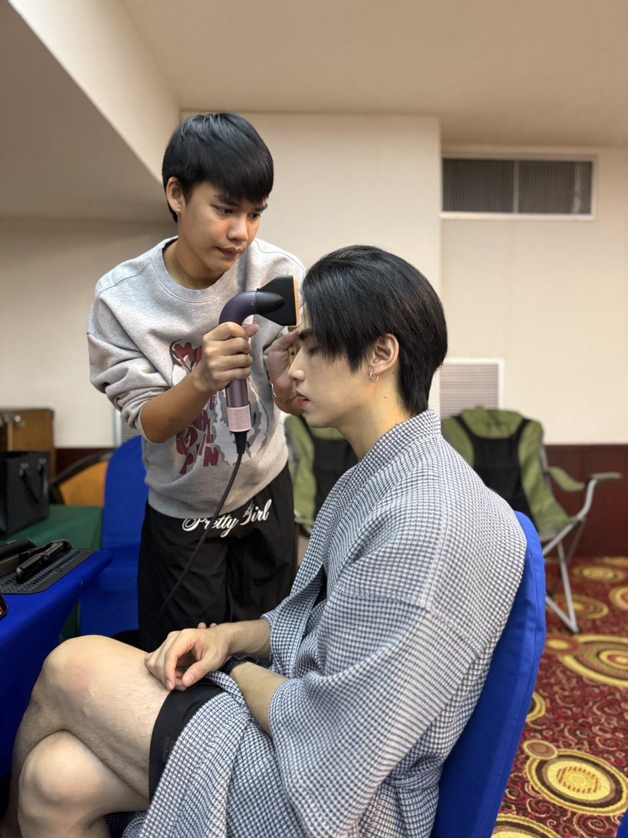 poomppsofficial's tweet image. ไปกันต่อ Q13🫡

#รักแห่งสีลม 
#LoveofSilomQ13
#poompps