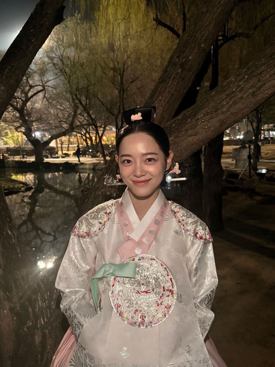 #이강에는달이흐른다 
매주 금토 밤 9시 40분 MBC 본방사수🌙

RT해주시면 빼빼로 2분 추첨해서 보내드릴게요!!

발표는 당일 저녁에 진행하겠습니다.
이강달 많이 사랑해주세요🫶🏻