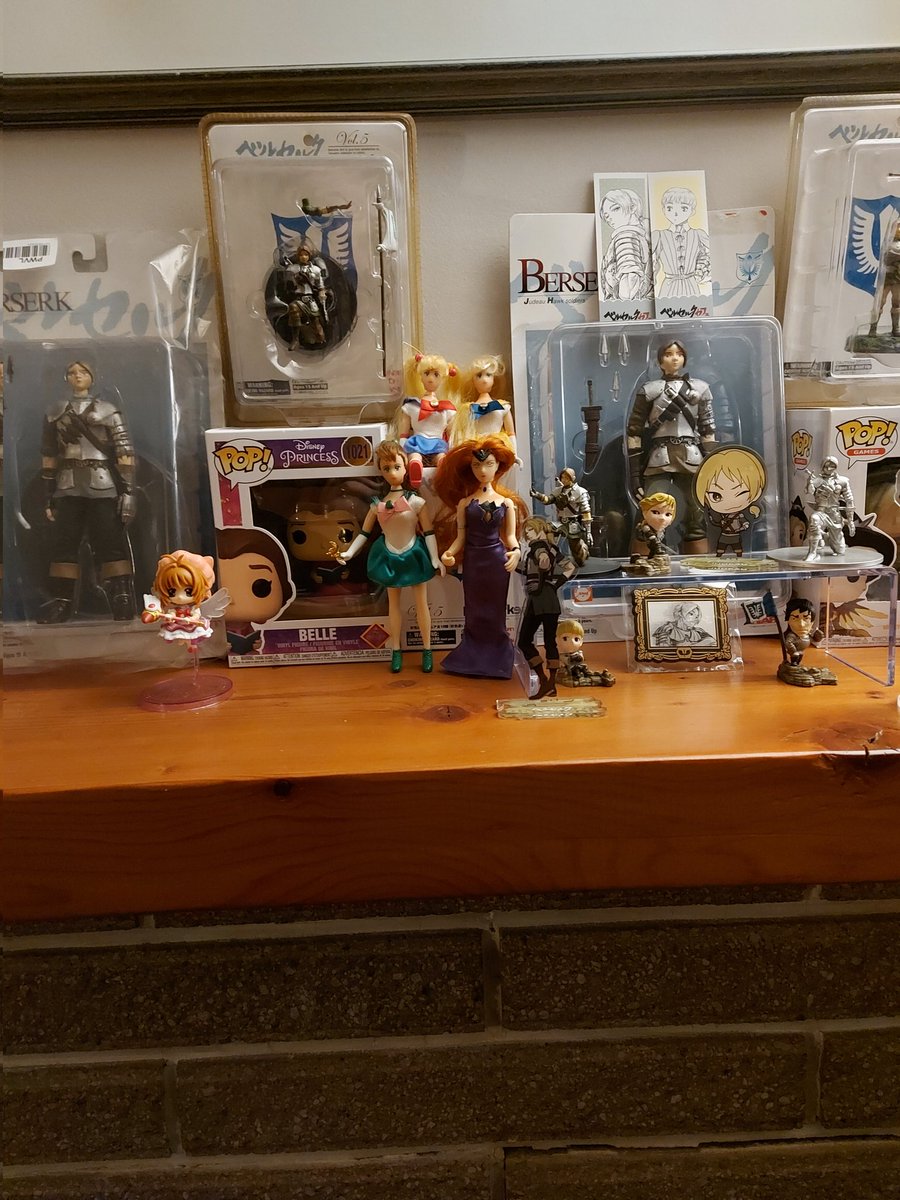 KittyFails's tweet image. Temporary homes for some of my toys and figures :)
Eventually, I'll find their permanence as I putter and decide on a cabinet :)