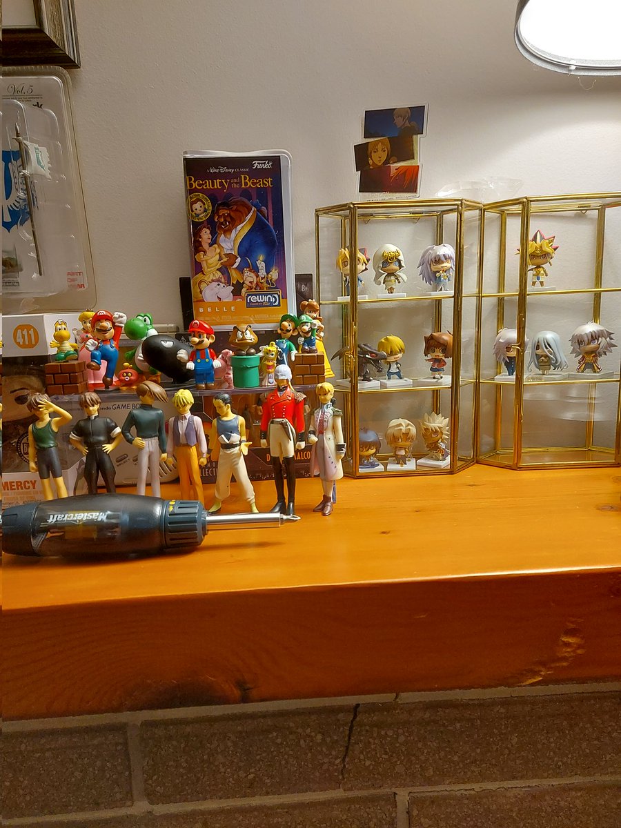 KittyFails's tweet image. Temporary homes for some of my toys and figures :)
Eventually, I'll find their permanence as I putter and decide on a cabinet :)