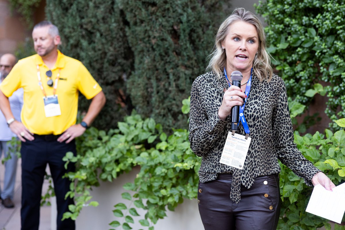 This afternoon, attendees joined Alex Willis for the Afternoon Education Session, diving into the 2025 Benchmark Survey results and key member KPIs. 📊
Participants connected in a variety of roundtable sessions.
The day wrapped up with the WiMI Happy Hour.