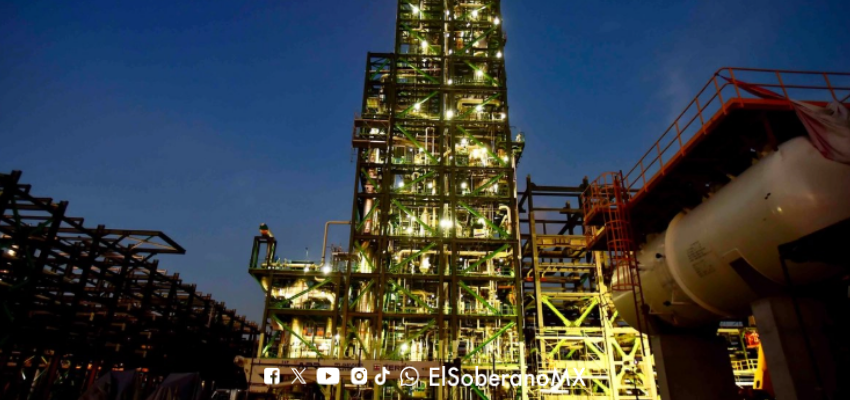 ElSoberanoMX's tweet image. #Actualidad ⚡ Récord en Dos Bocas

La refinería #Olmeca alcanzó 192 mil barriles diarios en septiembre, un 87.5% más que en agosto, gracias al aumento en gasolinas y diésel. #Pemex avanza hacia la autosuficiencia energética.

⬇️
elsoberano.mx/2025/11/10/pro…