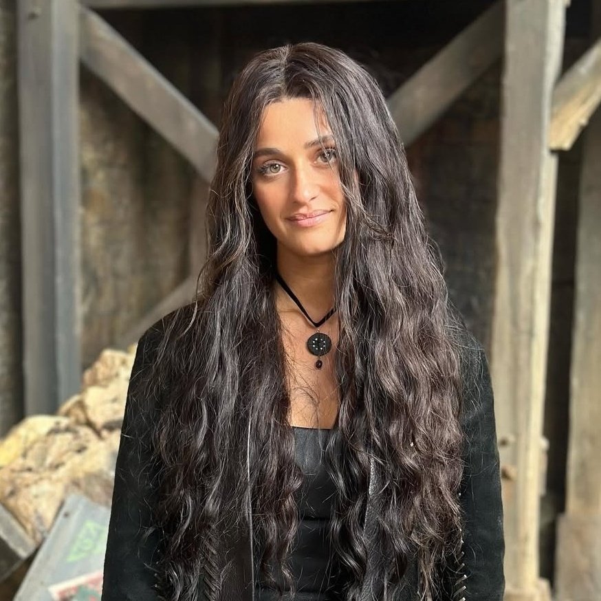 Anya Chalotra is the most beautiful woman on earth (real) (true)