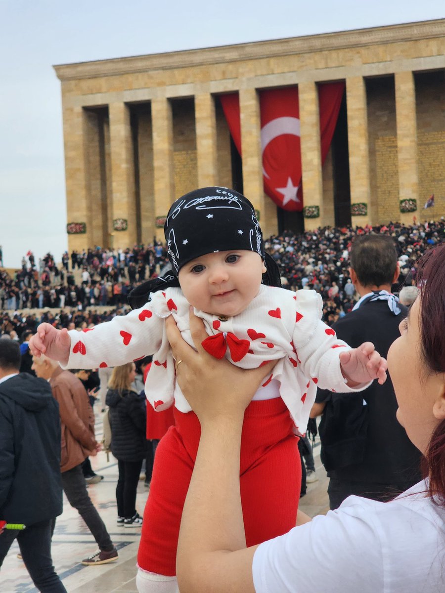 Bugün Anıtkabir’in en küçük misafiri🤍💖
#anıtkabir #atamınhuzurunda #10kasım