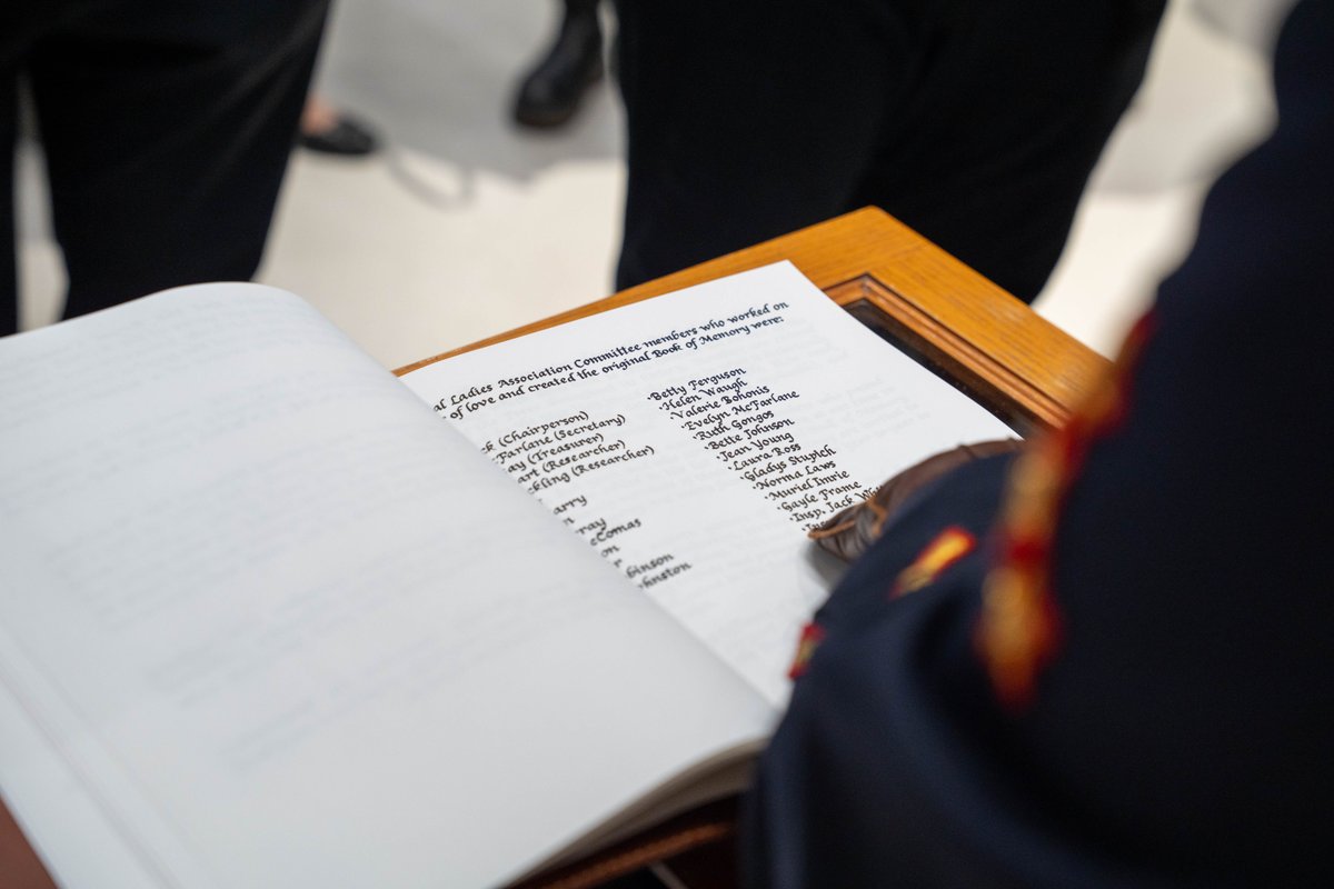 rcmpmb's tweet photo. On November 6, the Manitoba RCMP gathered in solemn remembrance to honour 60 members whose names were recently added to the RCMP Book of Memory. Each name tells a story of selflessness, service, and sacrifice.
#RCMPNeverForgets #MBRCMP https://t.co/Aa1oHH2mV2