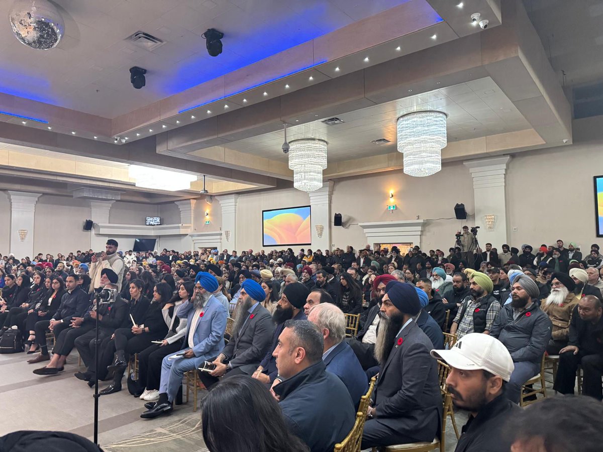 AmanpreetSGill's tweet image. I joined MPs @jasrajshallan, @TimUppal, Brad Vis, and @SukhmanGillASL  to honour Darshan Singh Sahsi - a kind, hardworking, and generous man who gave so much to our community.

My deepest condolences to his family and loved ones. 

#Abbotsford #InMemory #Canada  #BritishColumbia