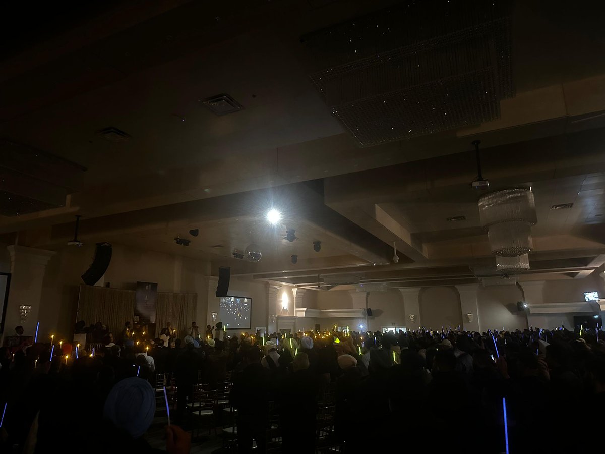 AmanpreetSGill's tweet image. I joined MPs @jasrajshallan, @TimUppal, Brad Vis, and @SukhmanGillASL  to honour Darshan Singh Sahsi - a kind, hardworking, and generous man who gave so much to our community.

My deepest condolences to his family and loved ones. 

#Abbotsford #InMemory #Canada  #BritishColumbia