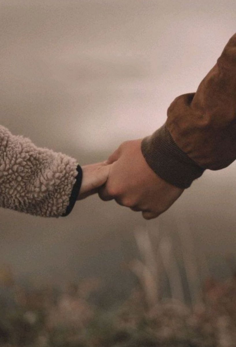 Belki yokuş çıkar, belki dara düşeriz 
ama gülümser yolu baştan çizeriz...

╭─── • ✧ • ───╮
╰┈➤ ❝  #YıldızMisali  ❞ ✨
                 #HayirliGeceler