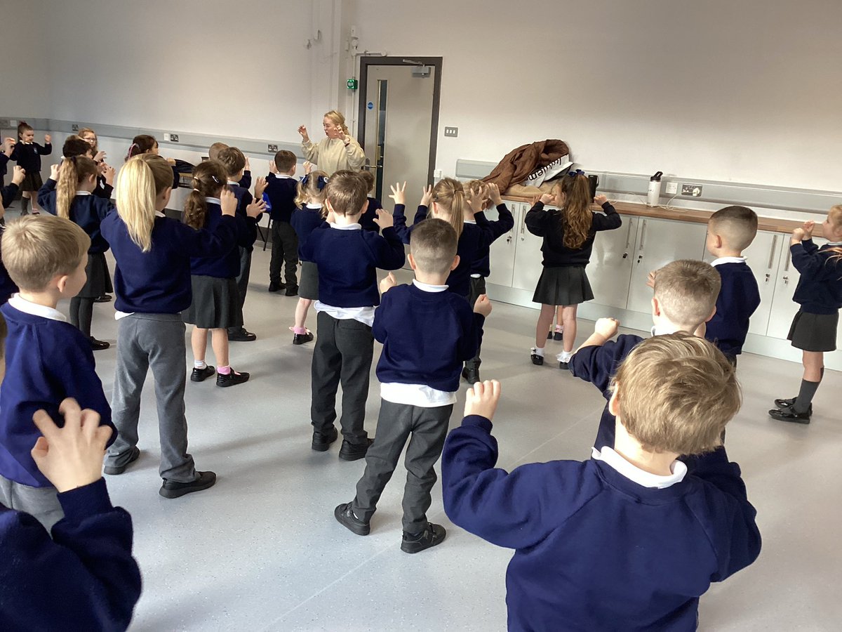 HolyChildPSBel's tweet image. P2 had their first dance lessons with Naomi Mc Cullough from #Studio17 today to prep their dance for the P2 Christmas play on Tuesday 9th December.

#SharingCaringLearning