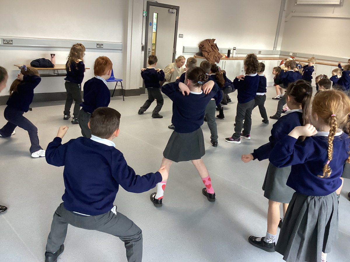 HolyChildPSBel's tweet image. P2 had their first dance lessons with Naomi Mc Cullough from #Studio17 today to prep their dance for the P2 Christmas play on Tuesday 9th December.

#SharingCaringLearning