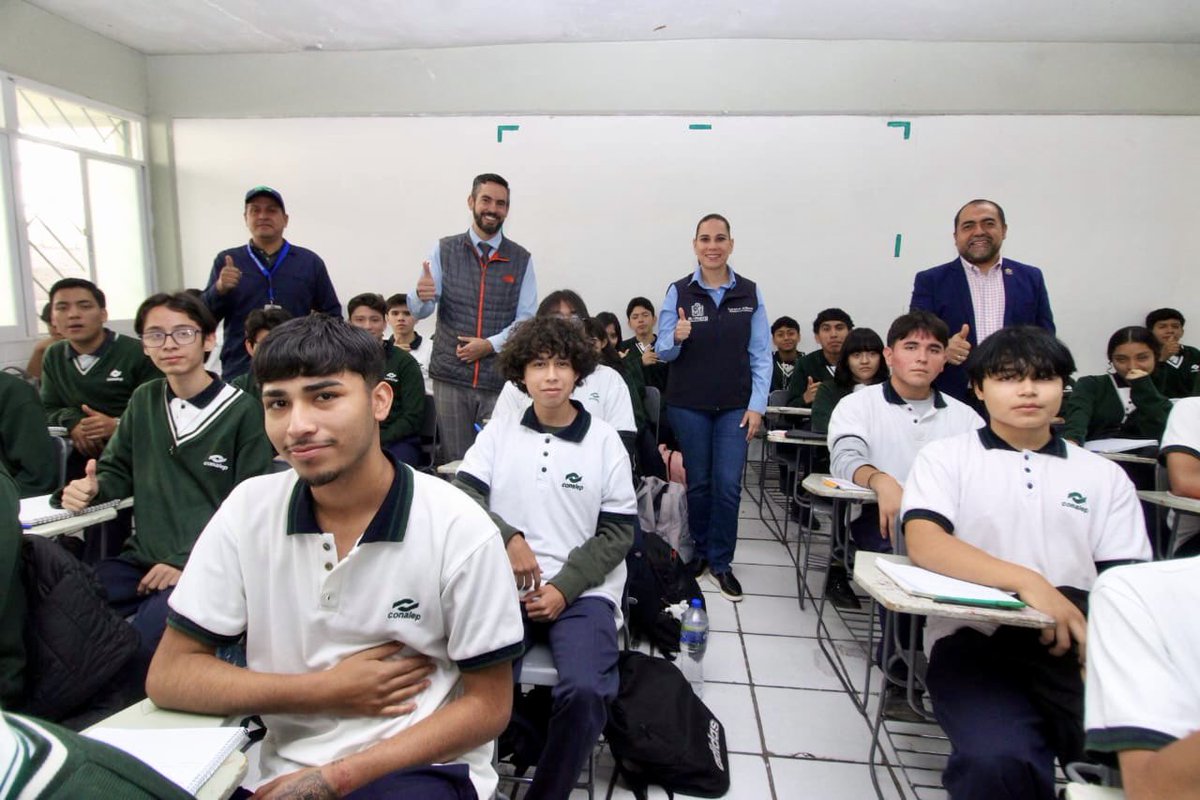 📚¡𝗜𝗻𝘃𝗲𝗿𝘁𝗶𝗿 𝗲𝗻 𝗹𝗮 𝗲𝗱𝘂𝗰𝗮𝗰𝗶ó𝗻 𝗲𝘀 𝗶𝗻𝘃𝗲𝗿𝘁𝗶𝗿 𝗲𝗻 𝗲𝗹 𝗳𝘂𝘁𝘂𝗿𝗼!

Trabajamos en equipo con el <a href="/conalepirapuato/">Conalep Irapuato</a>, porque queremos ver a más estudiantes en el aula, con más y mejores oportunidades para alcanzar sus metas. 🏫

#𝗜𝗿𝗮𝗽𝘂𝗮𝘁𝗼𝟮𝟳