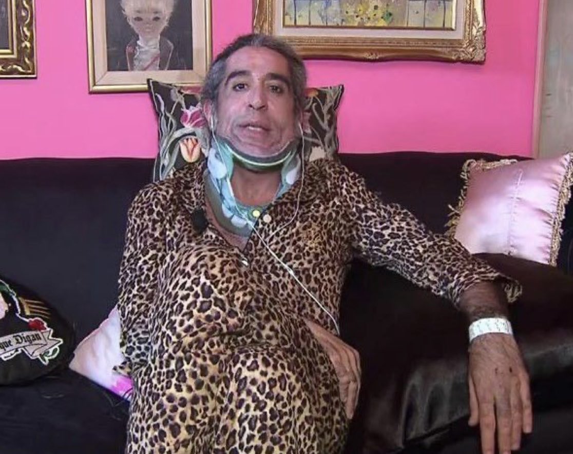 elNano293's tweet image. Asi se encuentra la tablet despues de todas las ediciones
 #LaIslaDeLasTentaciones4