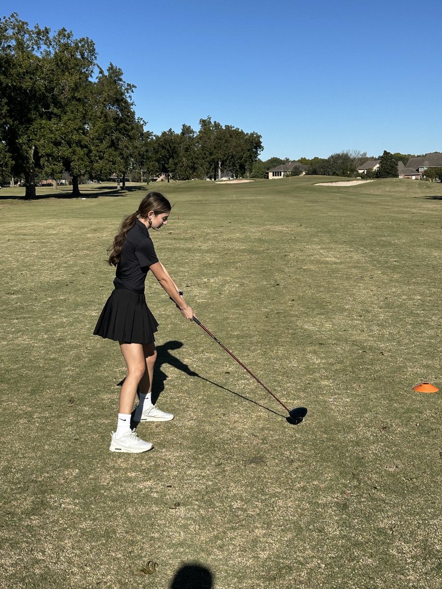ranger_golf's tweet photo. First tournament of the season. These ladies braved cold windy conditions and made some incredible shots. 
Hayleigh and Jaslene did great in their golfing debut. 

Looking forward to great things this season by these young ladies. https://t.co/Cb7DOuBcVt